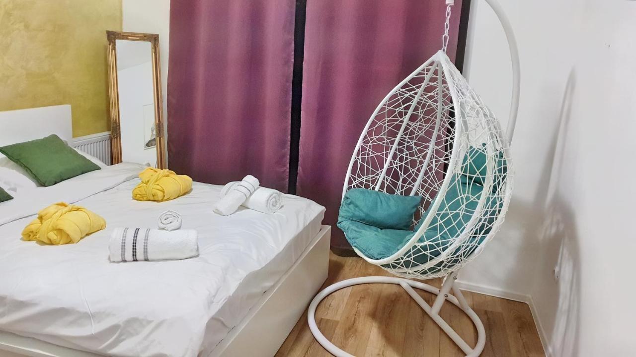 Cozy Penthouse In A New Business Building In City Center. Free Private Parking Apartment Cluj Napoca Bagian luar foto