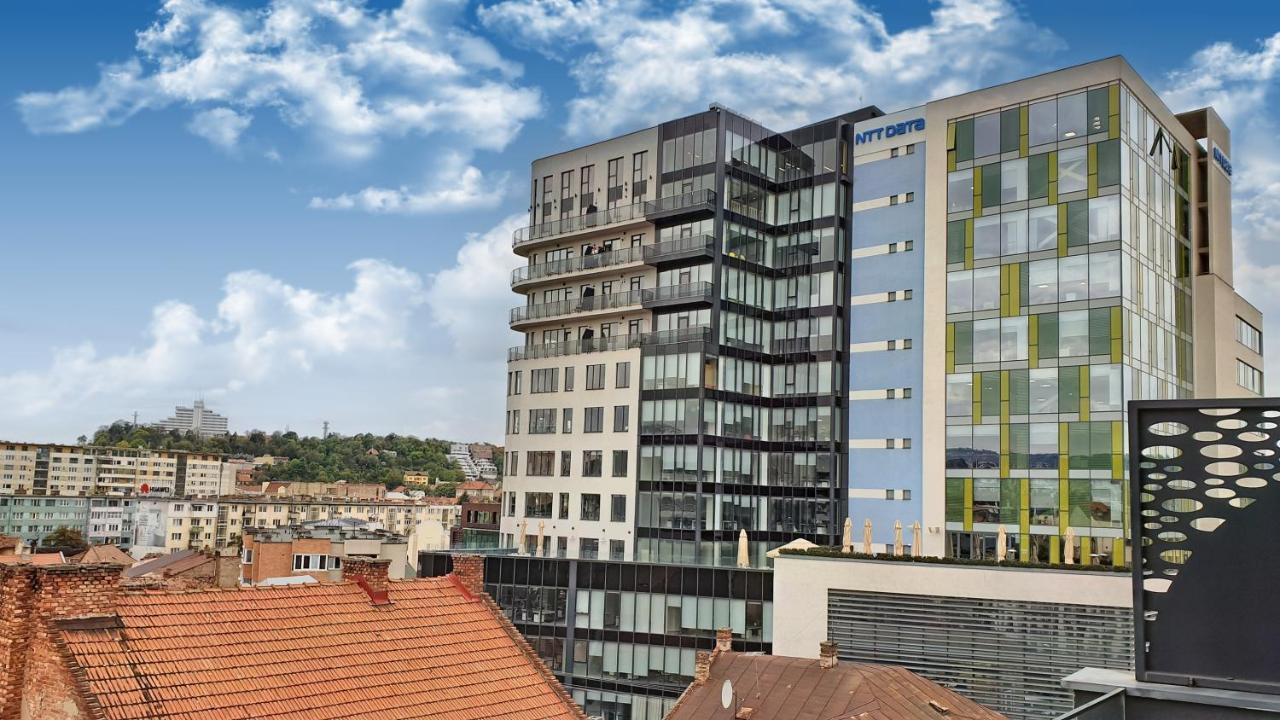 Cozy Penthouse In A New Business Building In City Center. Free Private Parking Apartment Cluj Napoca Bagian luar foto