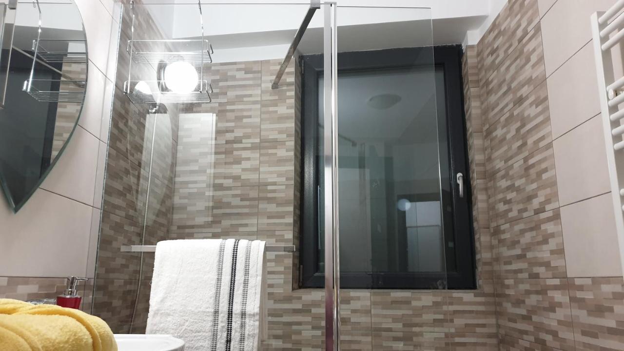 Cozy Penthouse In A New Business Building In City Center. Free Private Parking Apartment Cluj Napoca Bagian luar foto